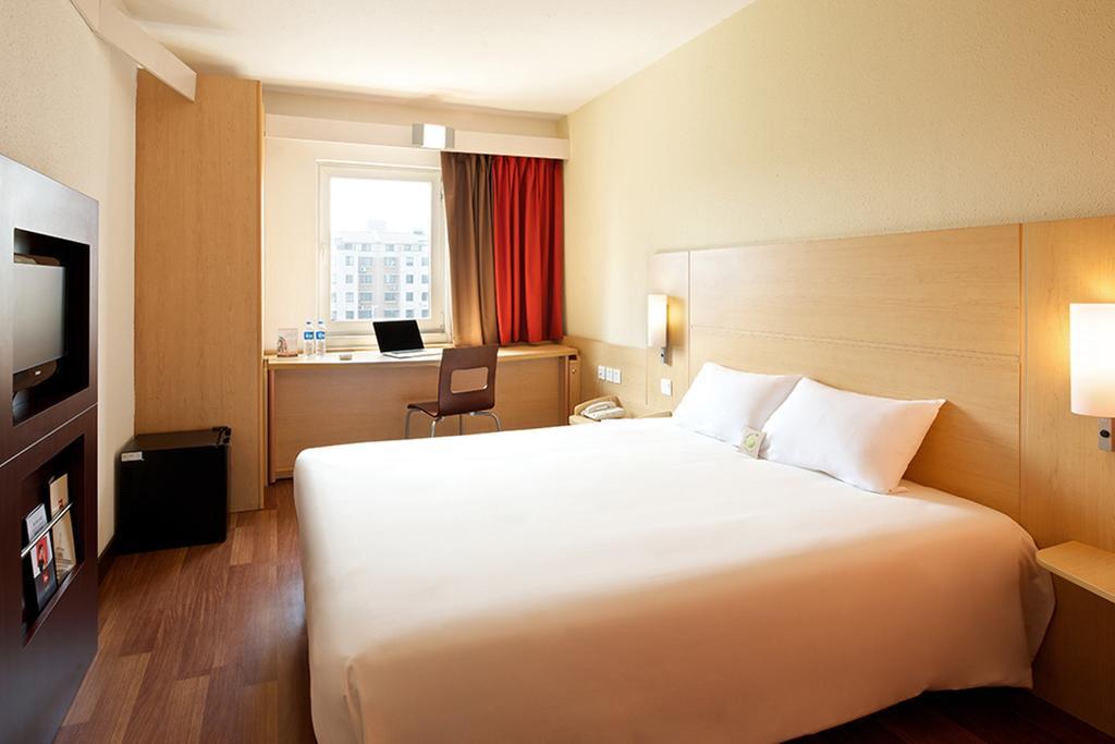 Ibis Leshan City Center Zimmer foto